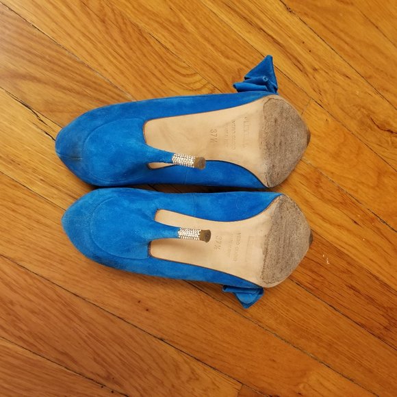 Le Silla $729 Italian Suede Pumps - Picture 11 of 12